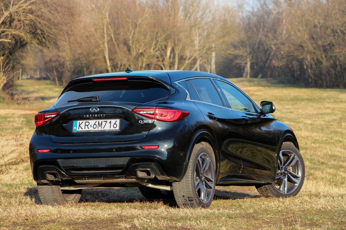 INFINITI Q30