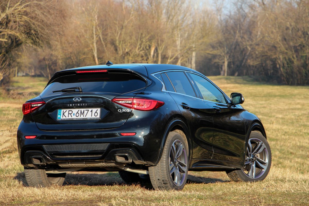 INFINITI Q30