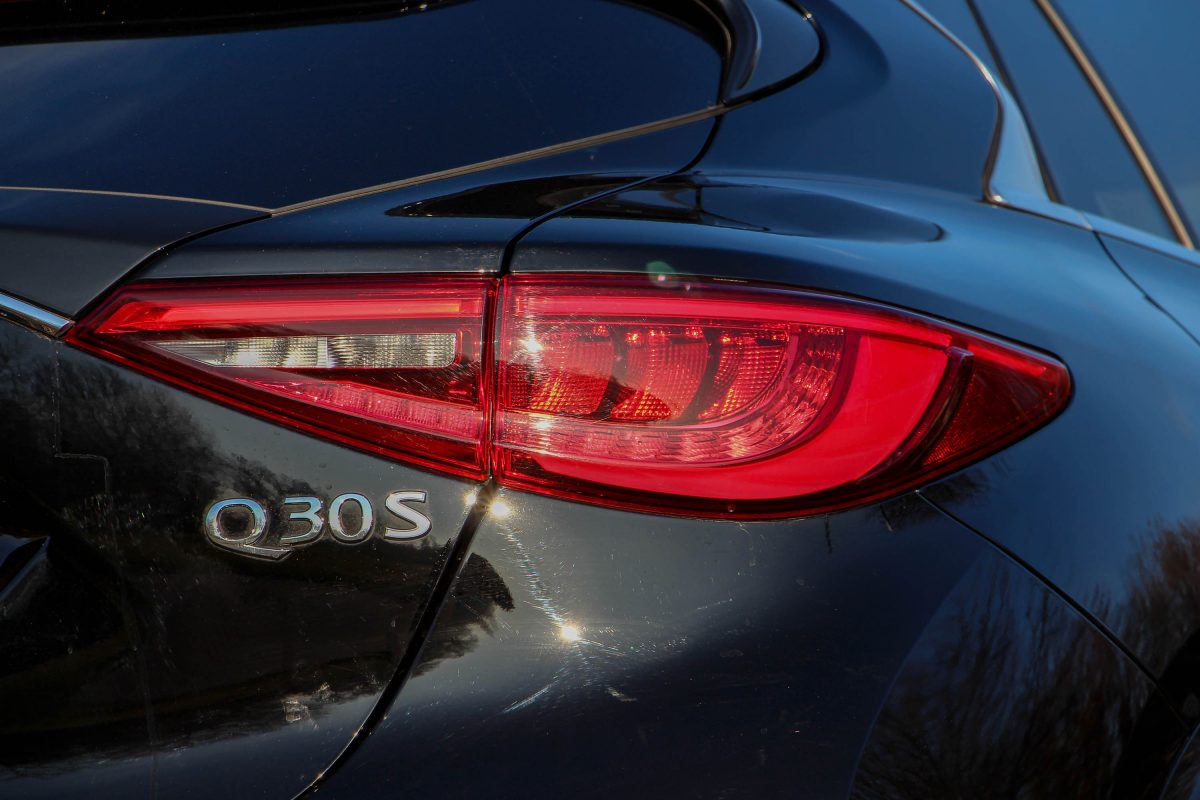INFINITI Q30