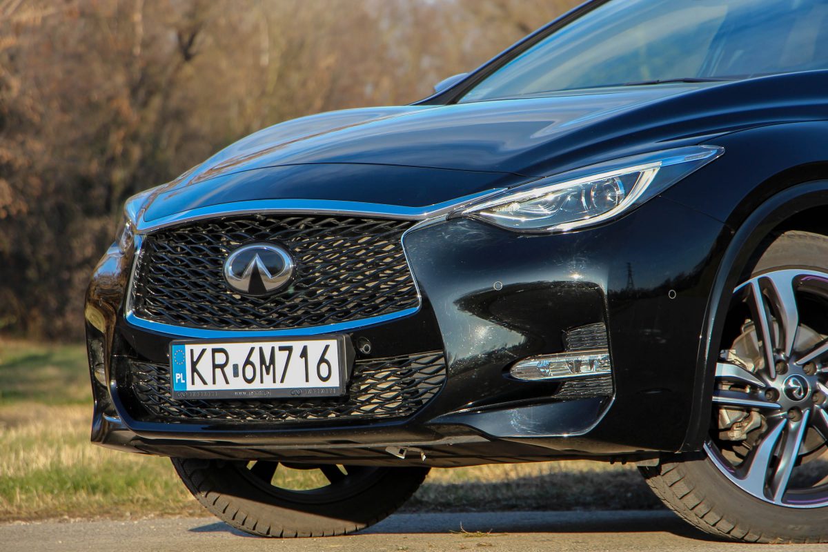 INFINITI Q30