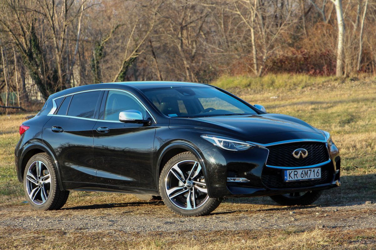 INFINITI Q30