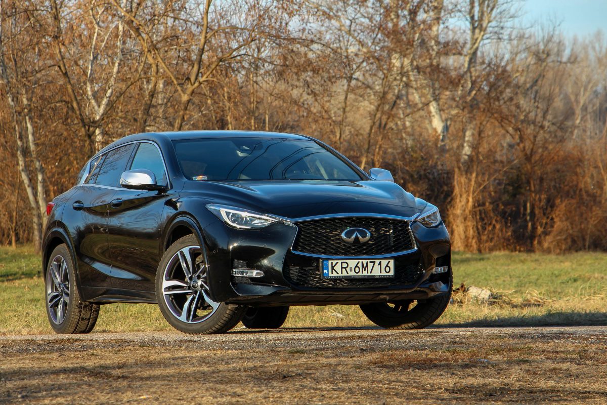 INFINITI Q30