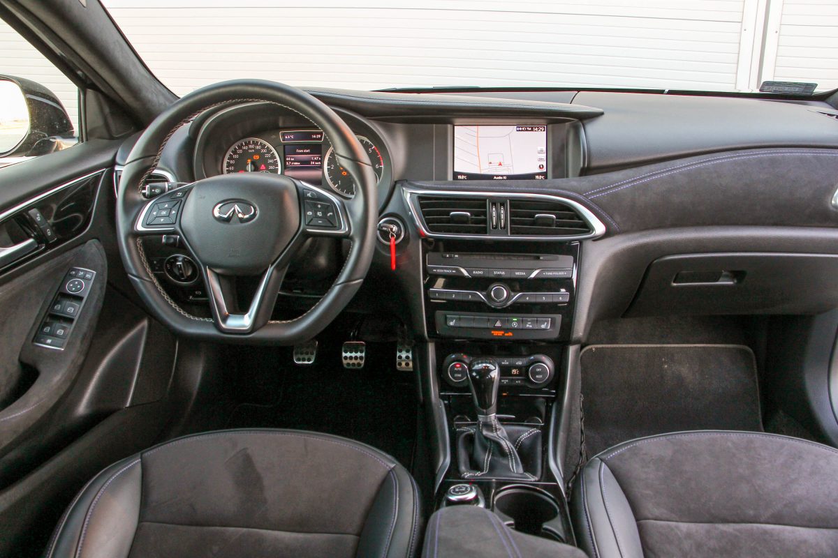 INFINITI Q30