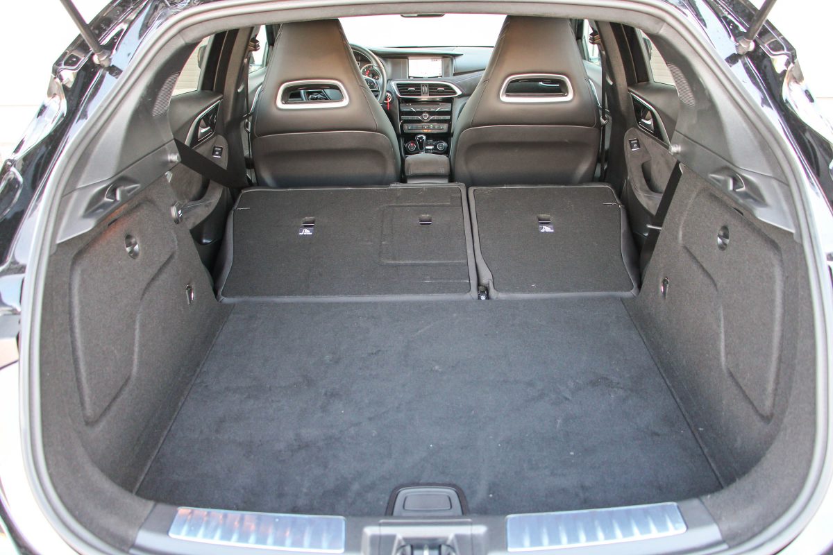 INFINITI Q30