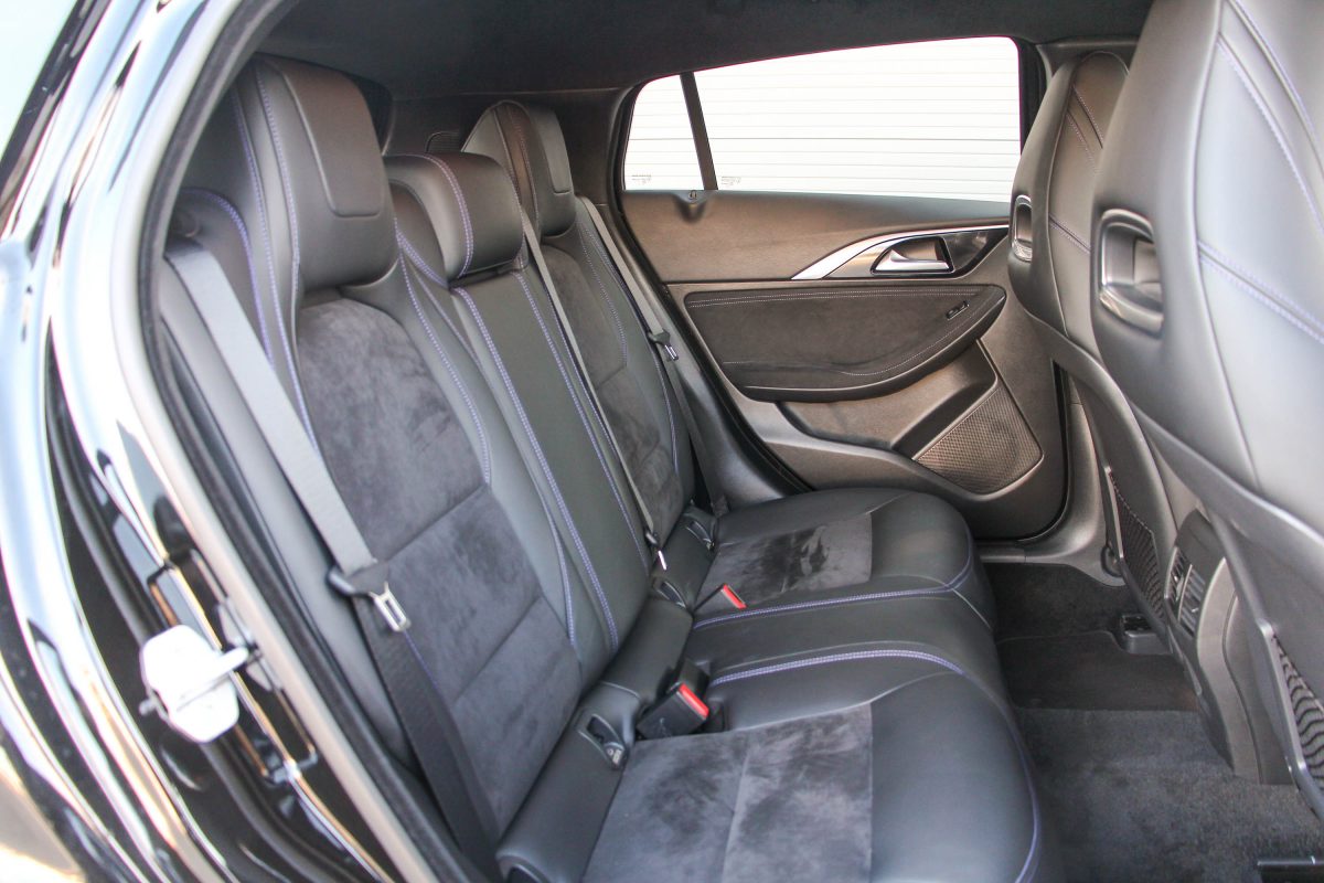 INFINITI Q30