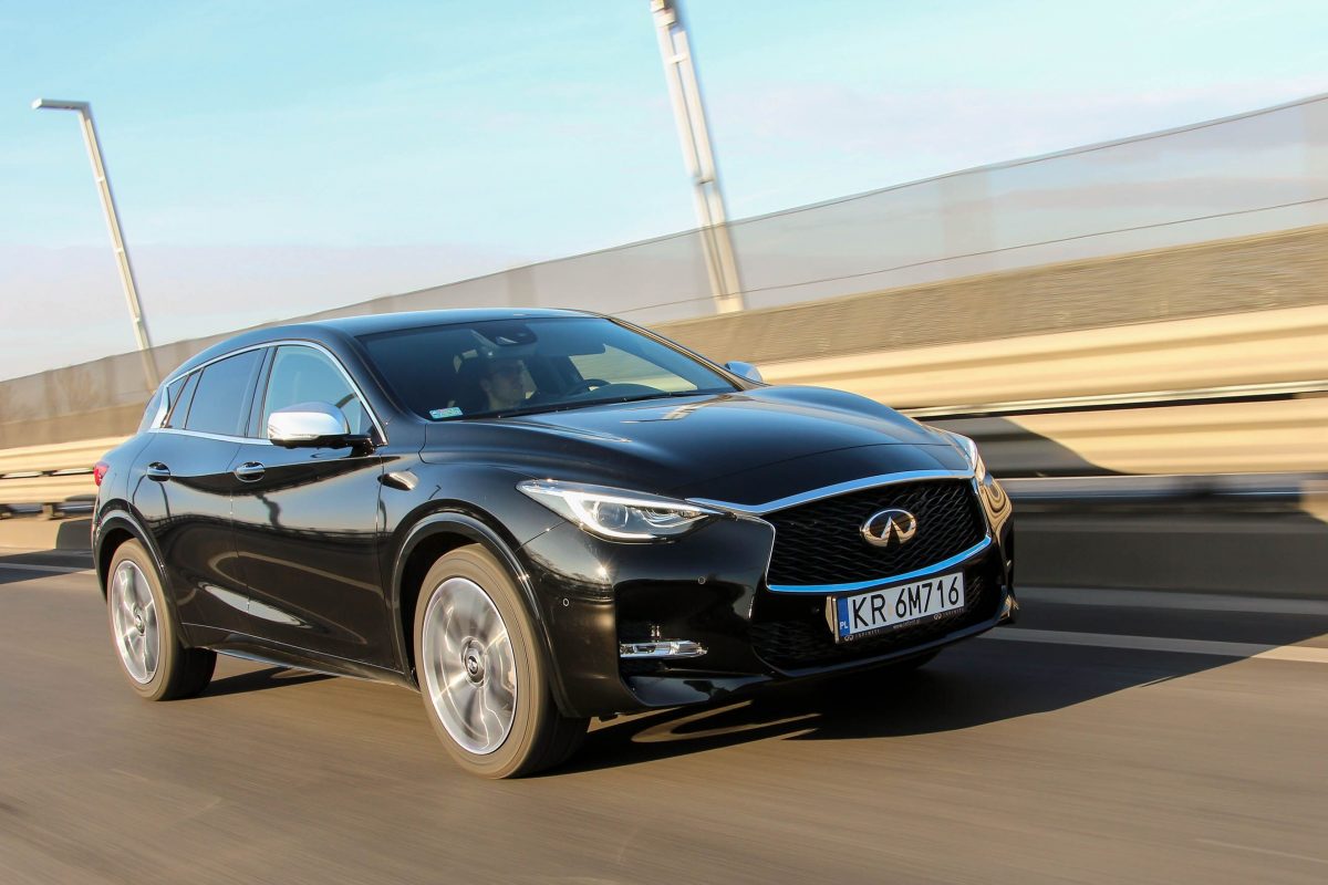 INFINITI Q30