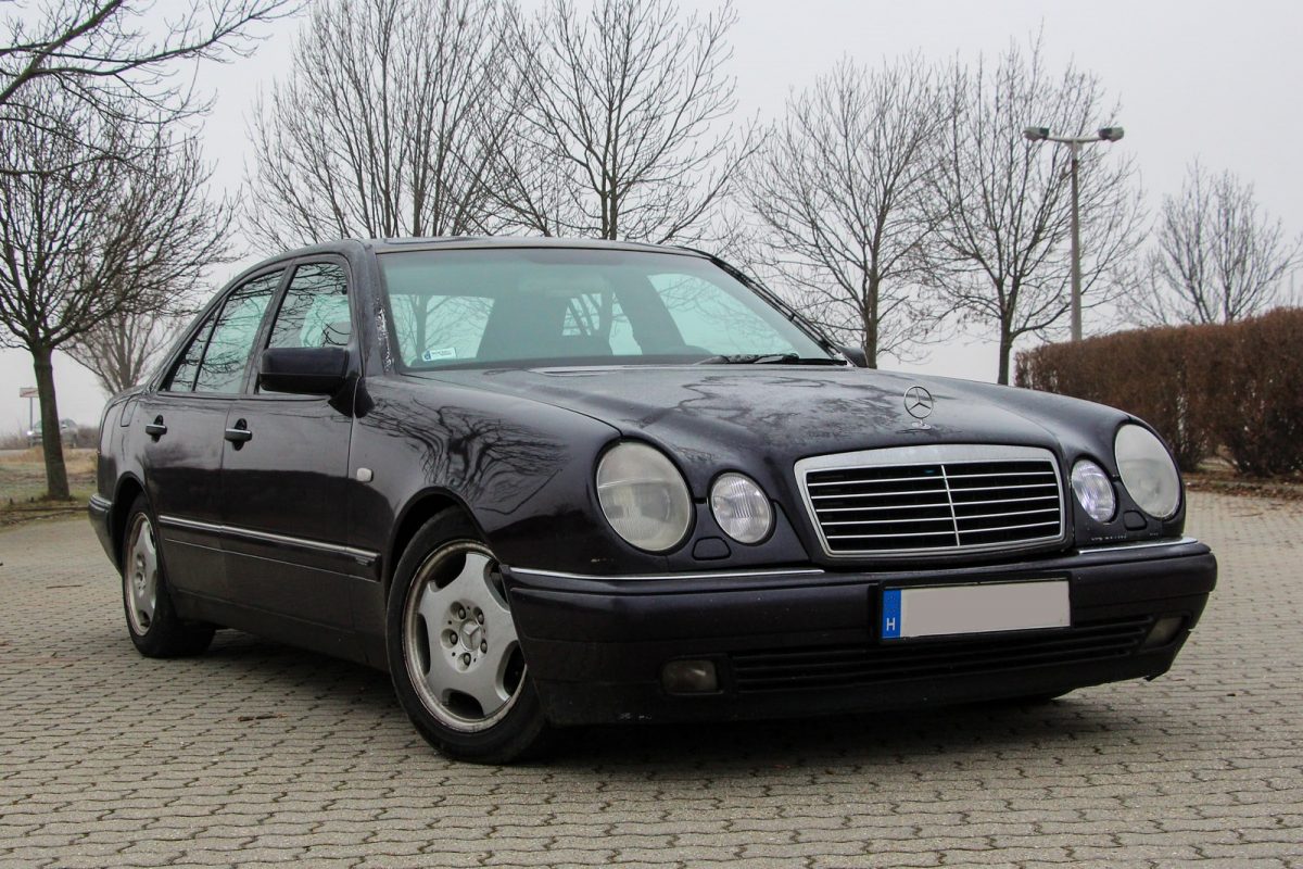 MERCEDES-BENZ E-OSZTÁLY