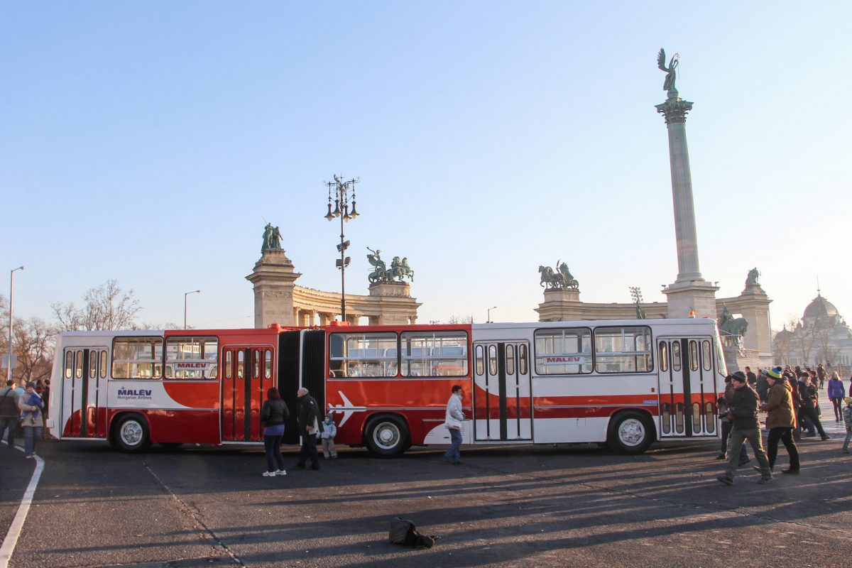 IKARUS