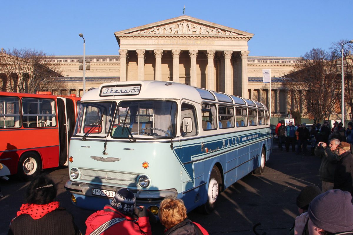 IKARUS