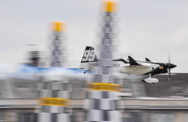 Az eső majdnem elmosta az Air Race futamát