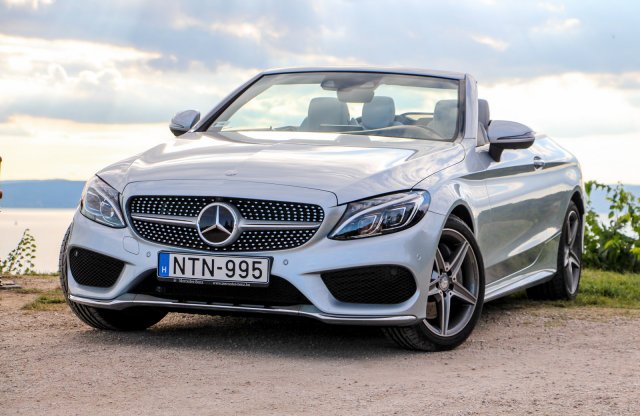 Neveletlen hercegnő - Mercedes C kabrió