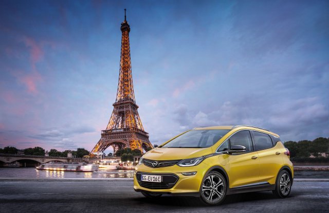 Brutális menetdinamikával érkezik az Opel Ampera-e