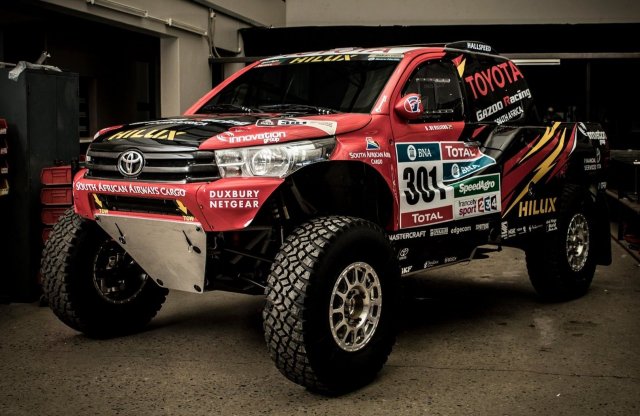 Buggy lett a Toyota dakaros terepjárója is
