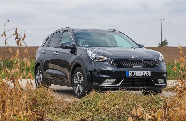 Megszületett a kombi Optima, és itthon a Niro is
