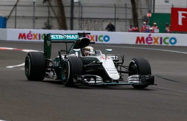 Hamilton győzött Mexikóban is