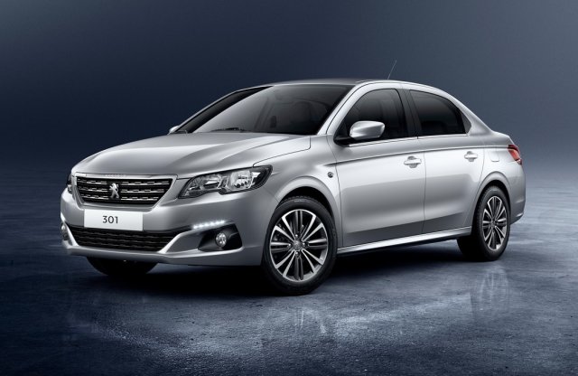 Frissül az olcsó Peugeot szedán