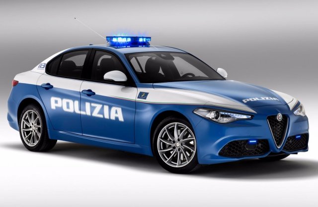 Alfákat és Jeepeket kap az olasz rendőrség