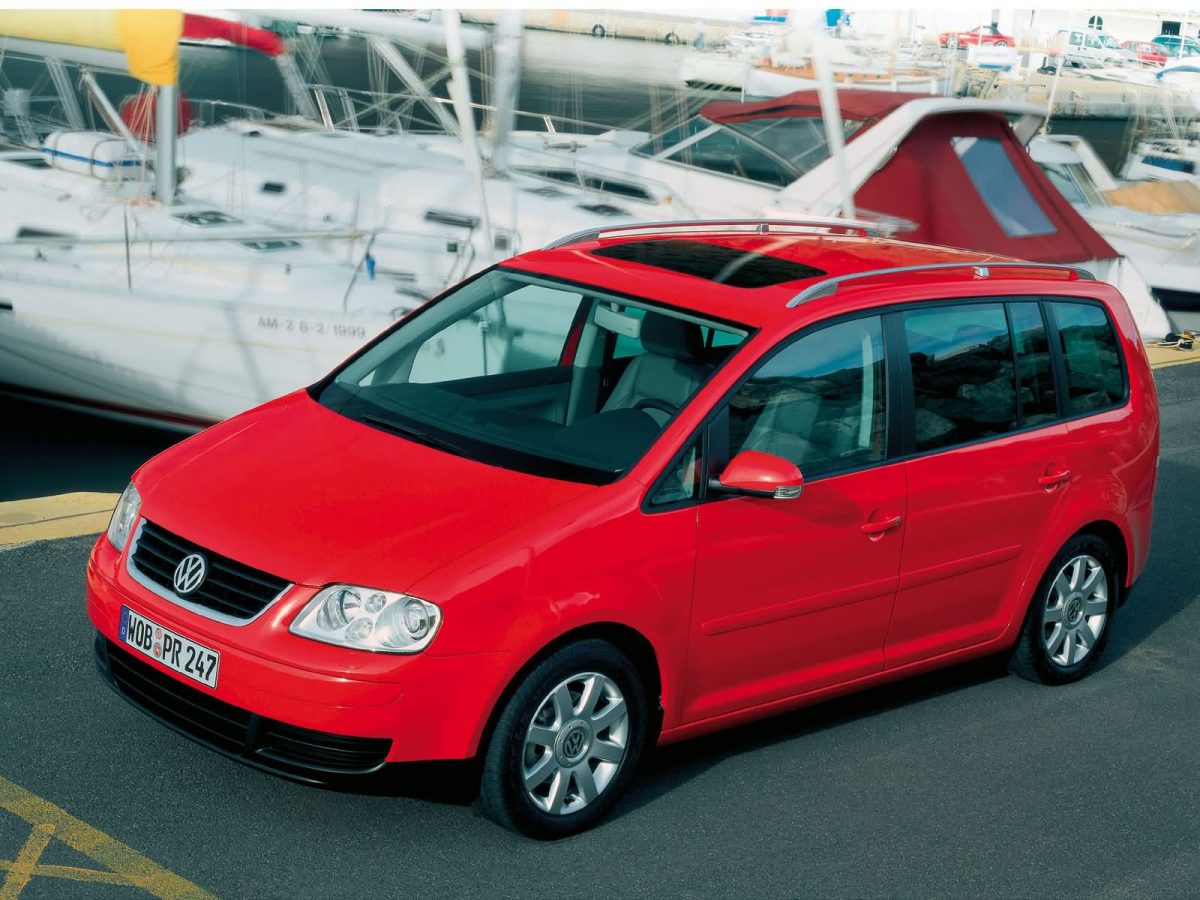 VOLKSWAGEN TOURAN