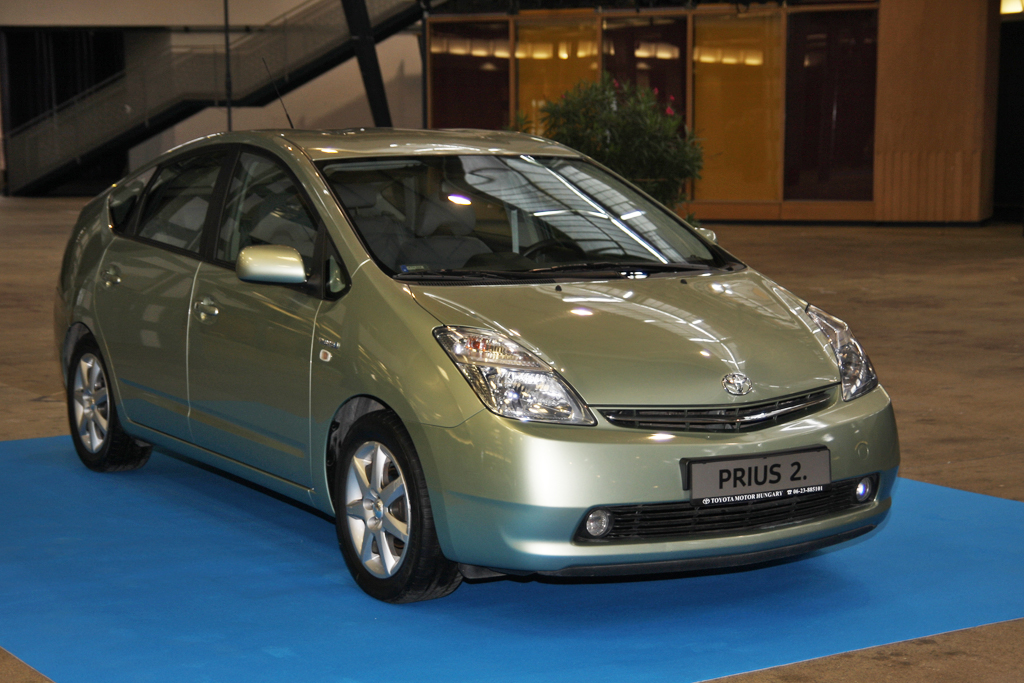 TOYOTA PRIUS