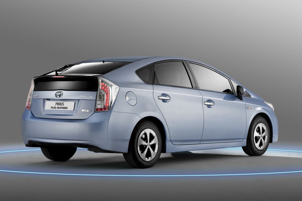 TOYOTA PRIUS