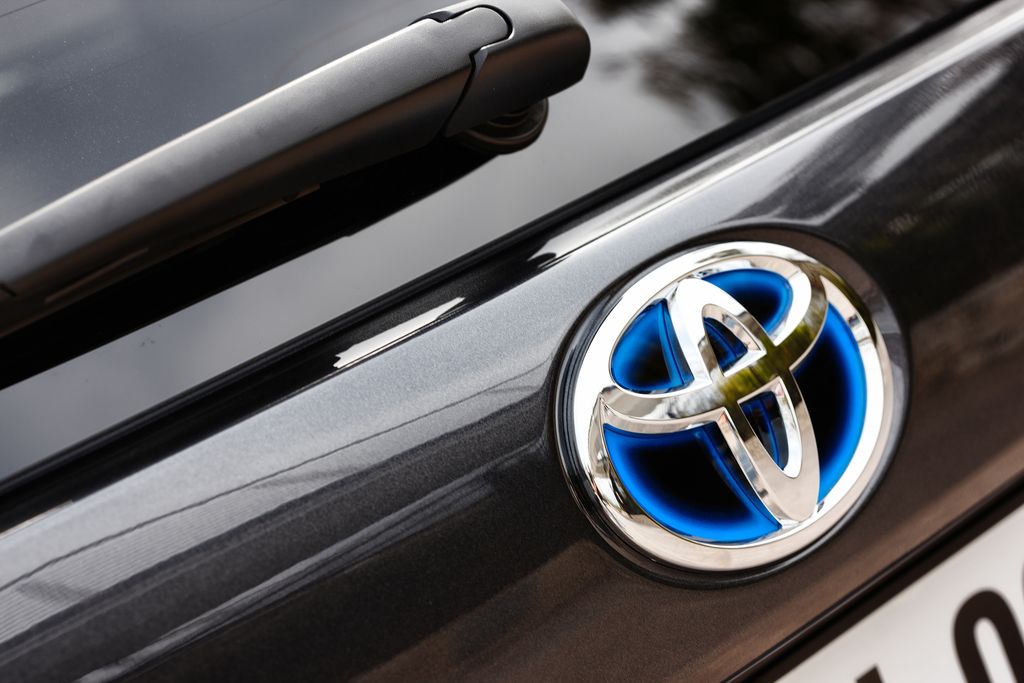 TOYOTA PRIUS