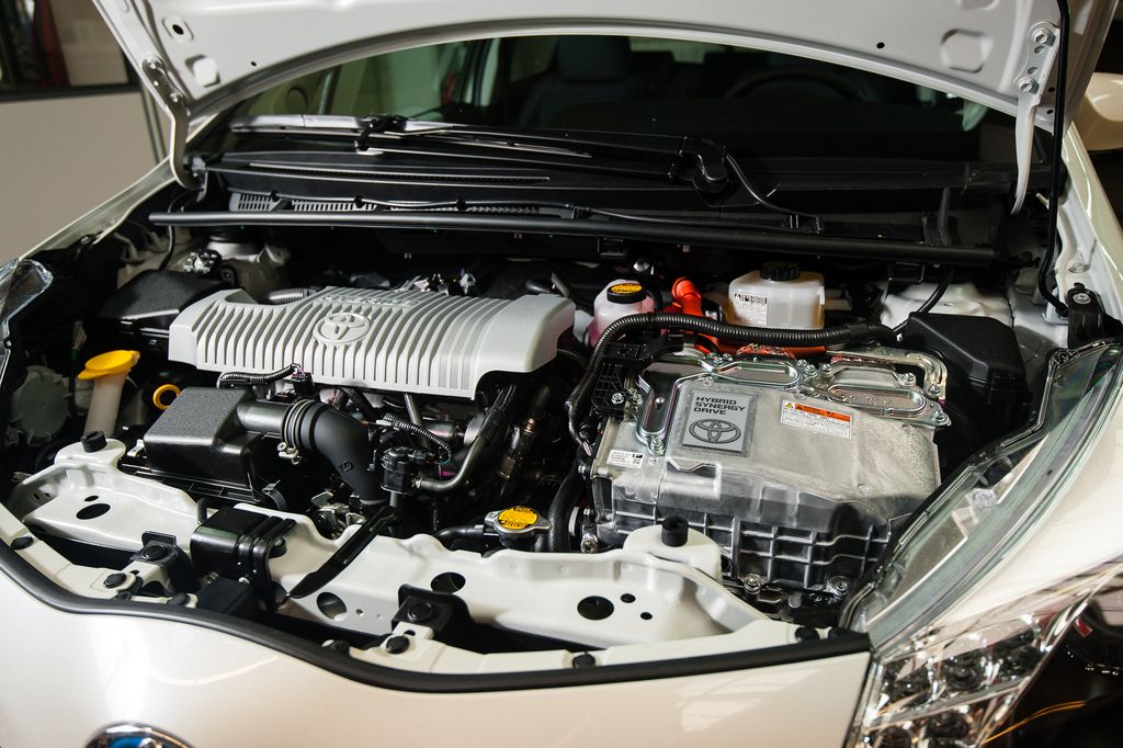 TOYOTA PRIUS