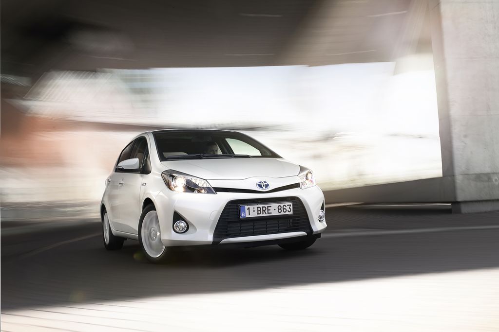 TOYOTA PRIUS