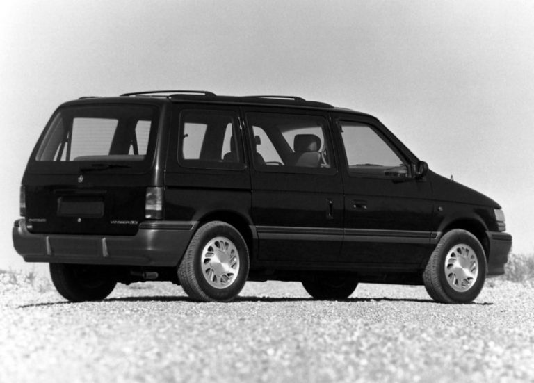 CHRYSLER VOYAGER