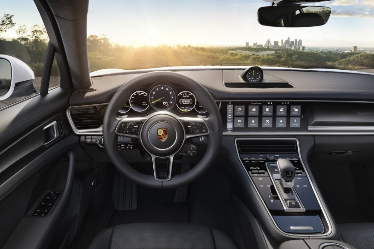 PORSCHE PANAMERA