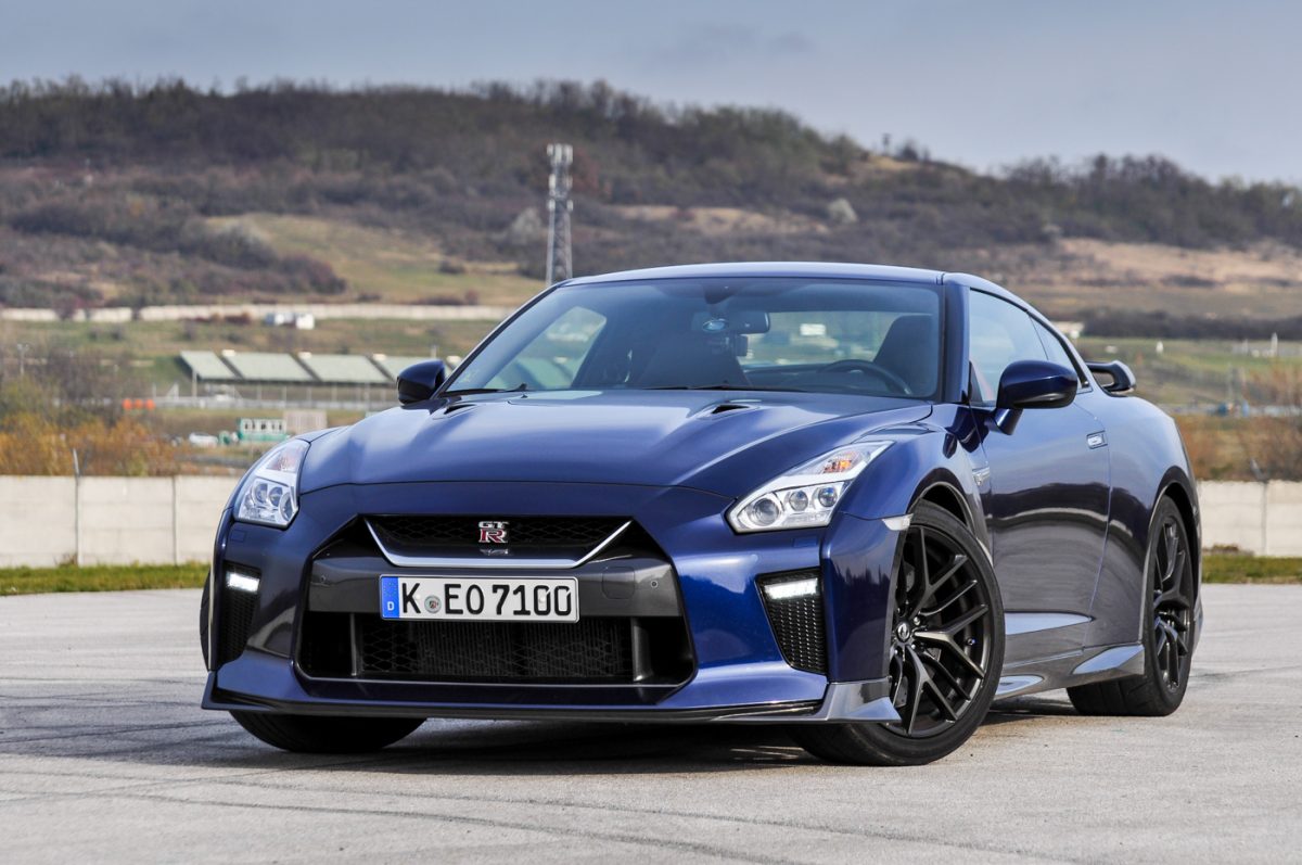 NISSAN GT-R