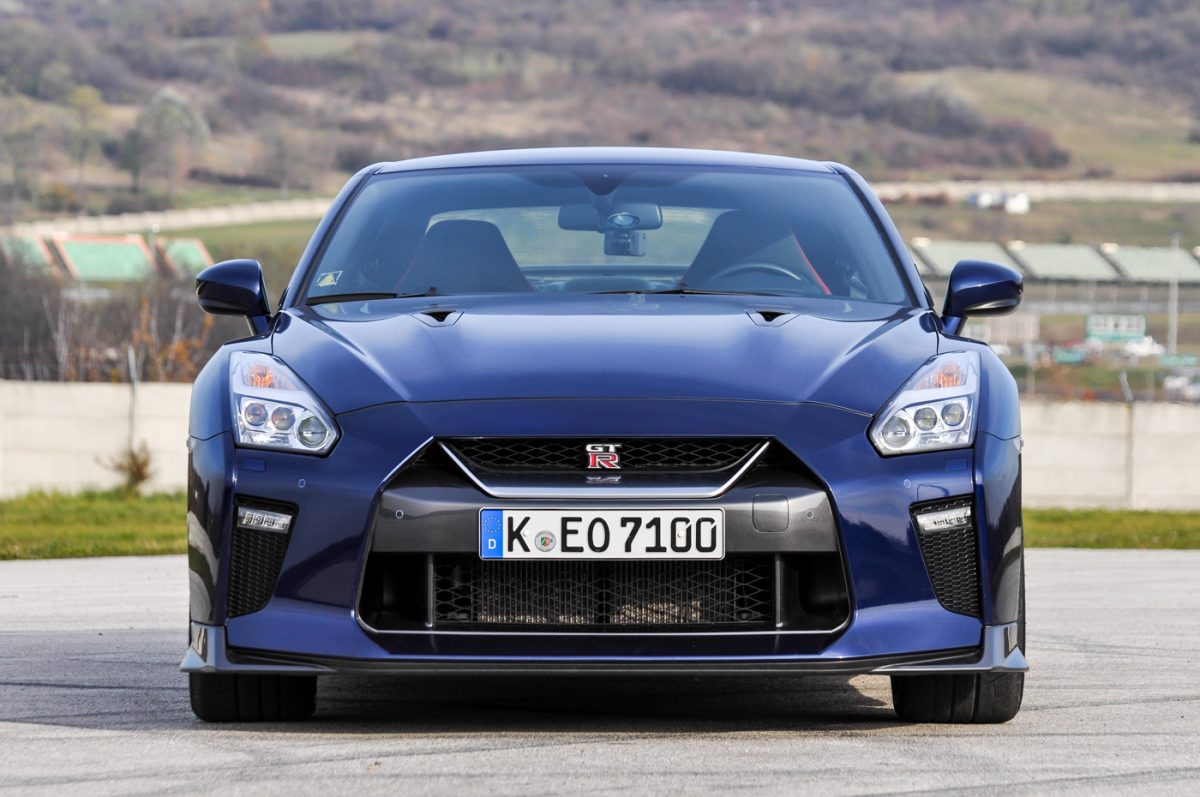 NISSAN GT-R