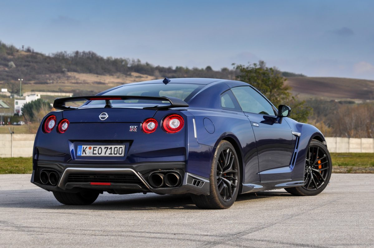 NISSAN GT-R