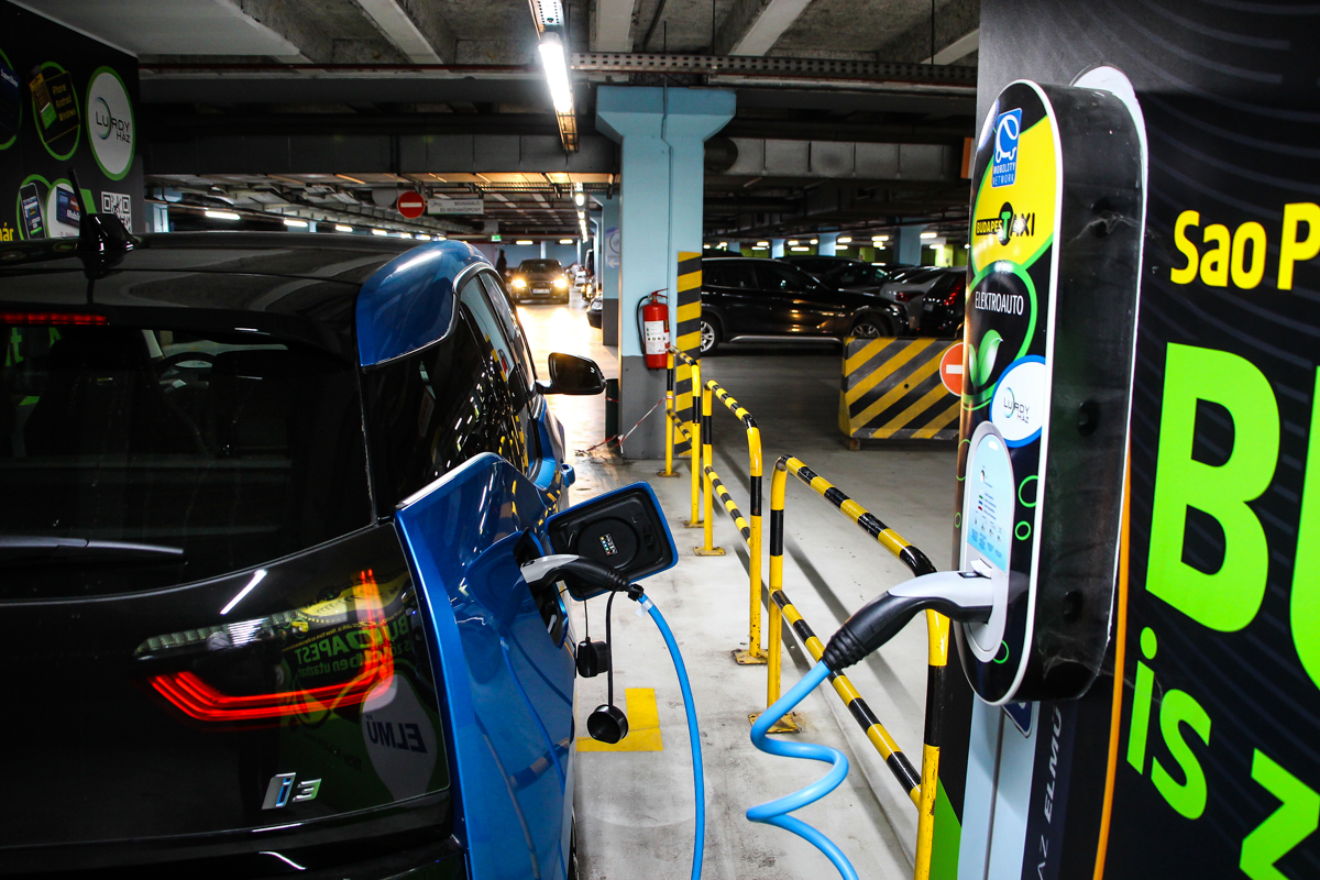 BMW I3