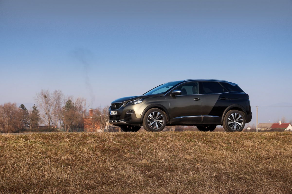 PEUGEOT 3008