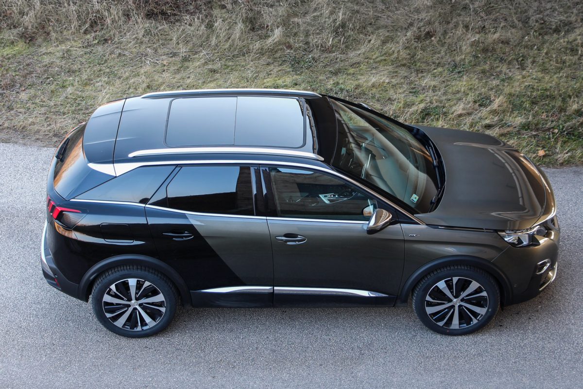PEUGEOT 3008