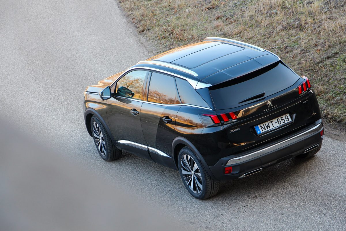 PEUGEOT 3008