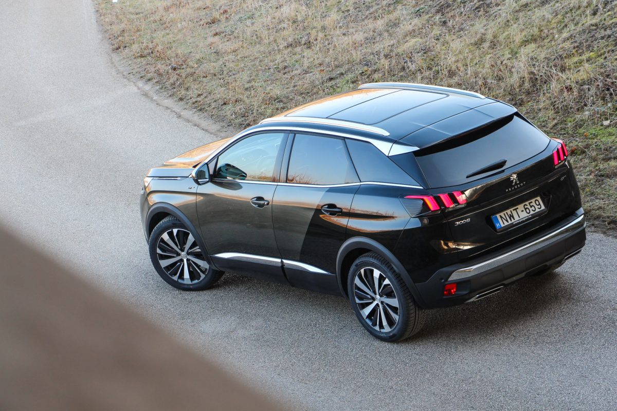 PEUGEOT 3008