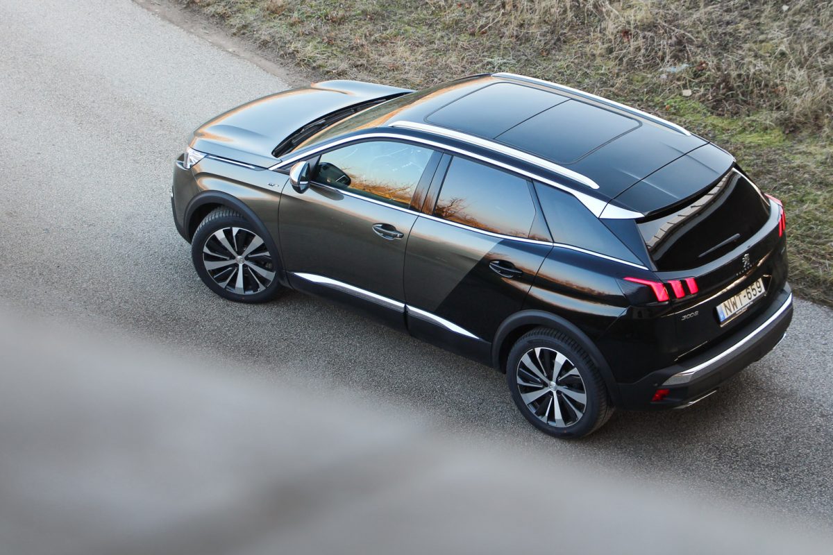 PEUGEOT 3008