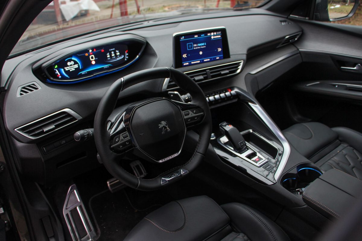 PEUGEOT 3008