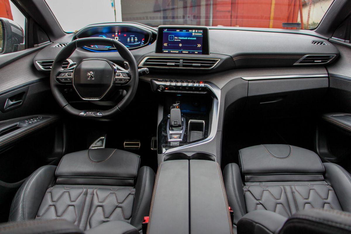 PEUGEOT 3008