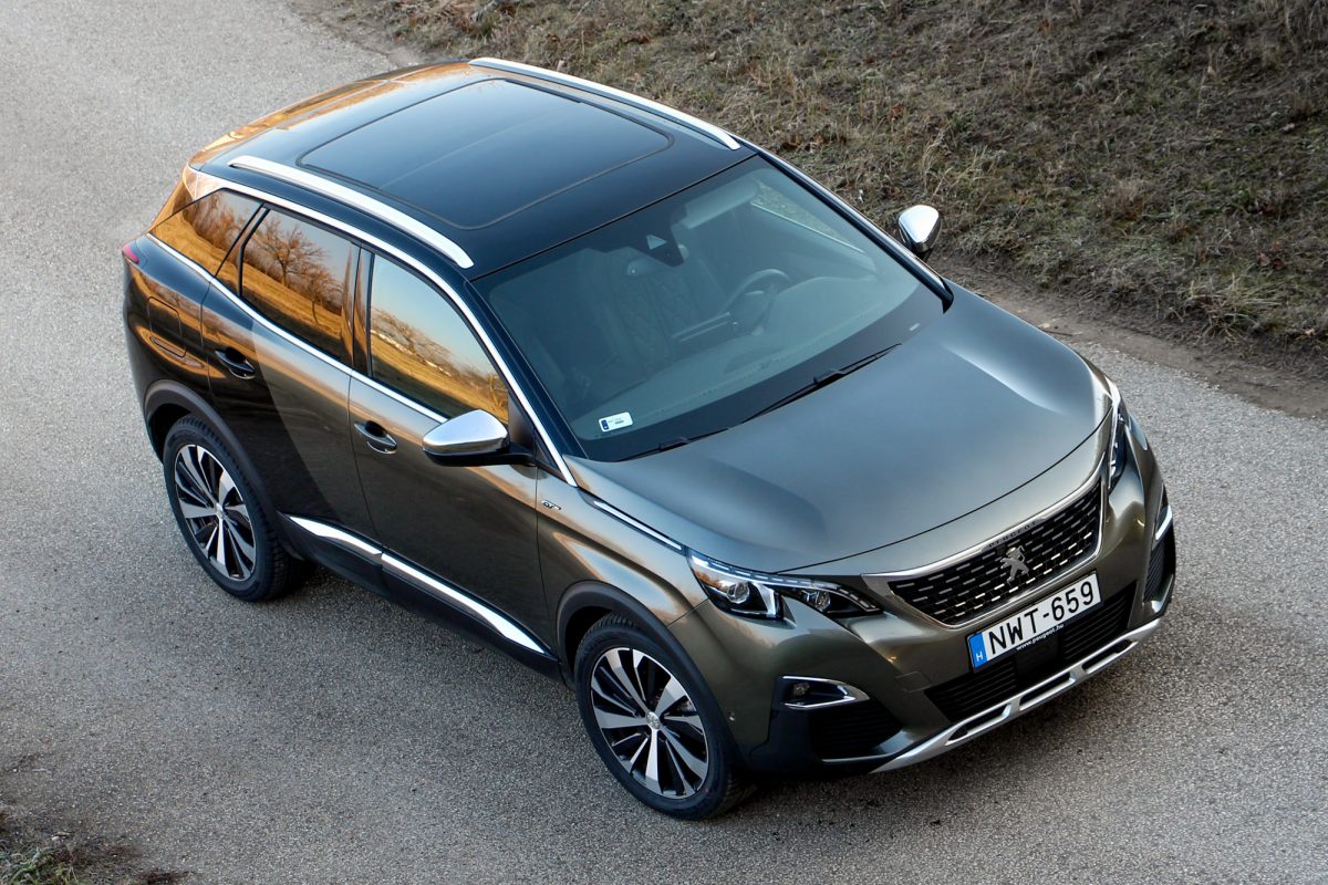 PEUGEOT 3008