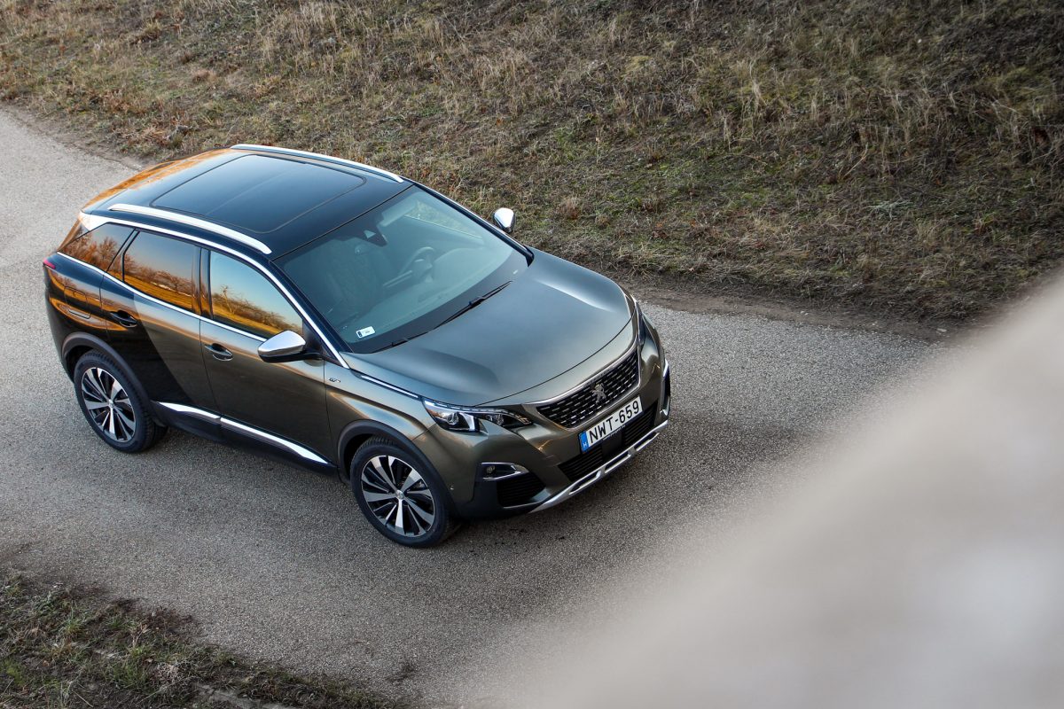 PEUGEOT 3008