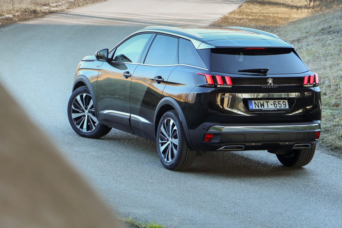 PEUGEOT 3008