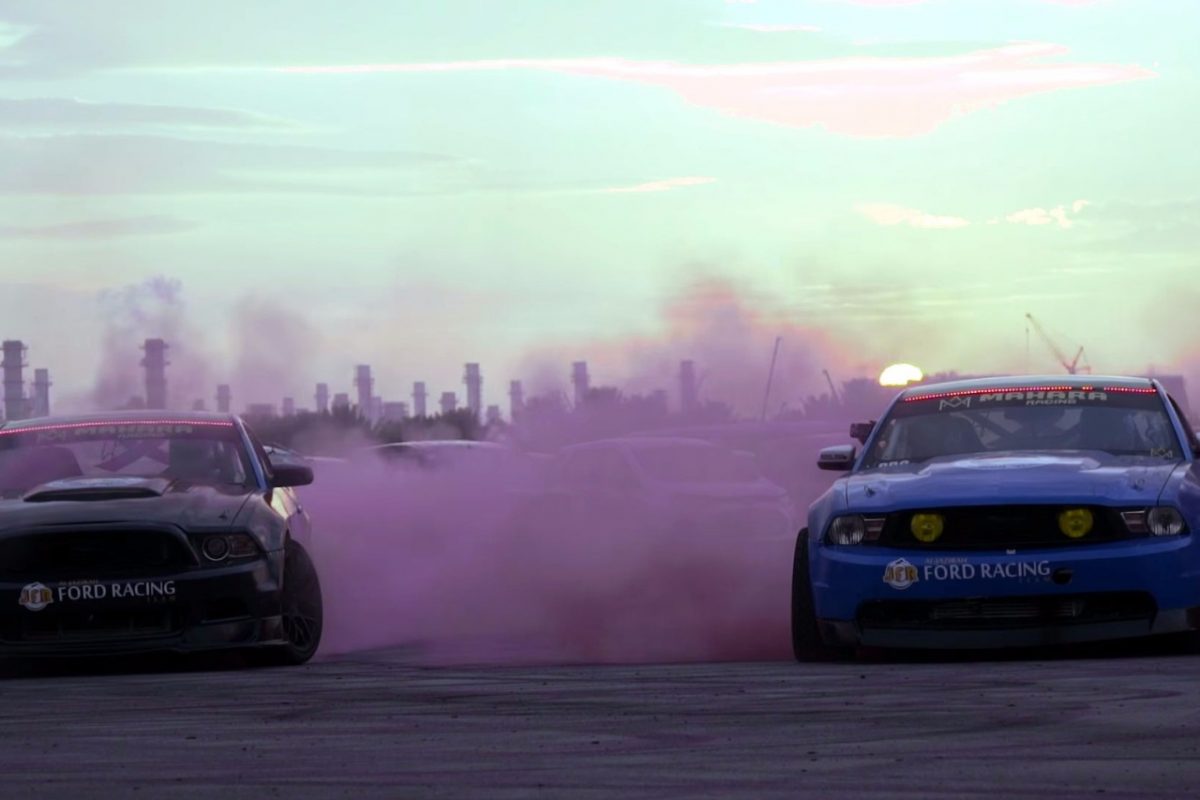 FORD MUSTANG