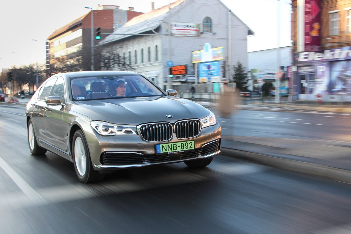 BMW 7-ES SOROZAT