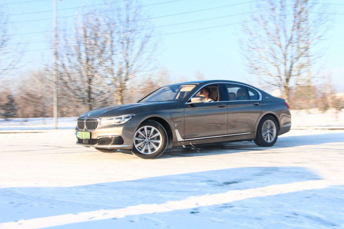 BMW 7-ES SOROZAT