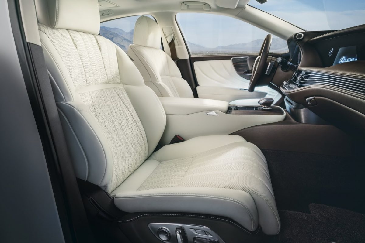 LEXUS LS