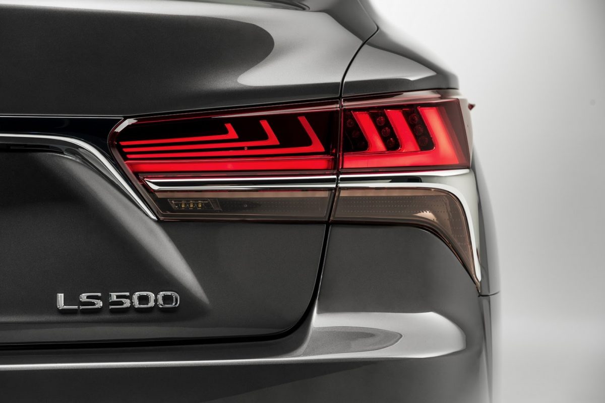 LEXUS LS