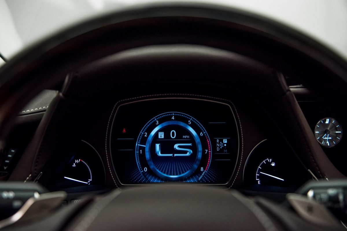 LEXUS LS