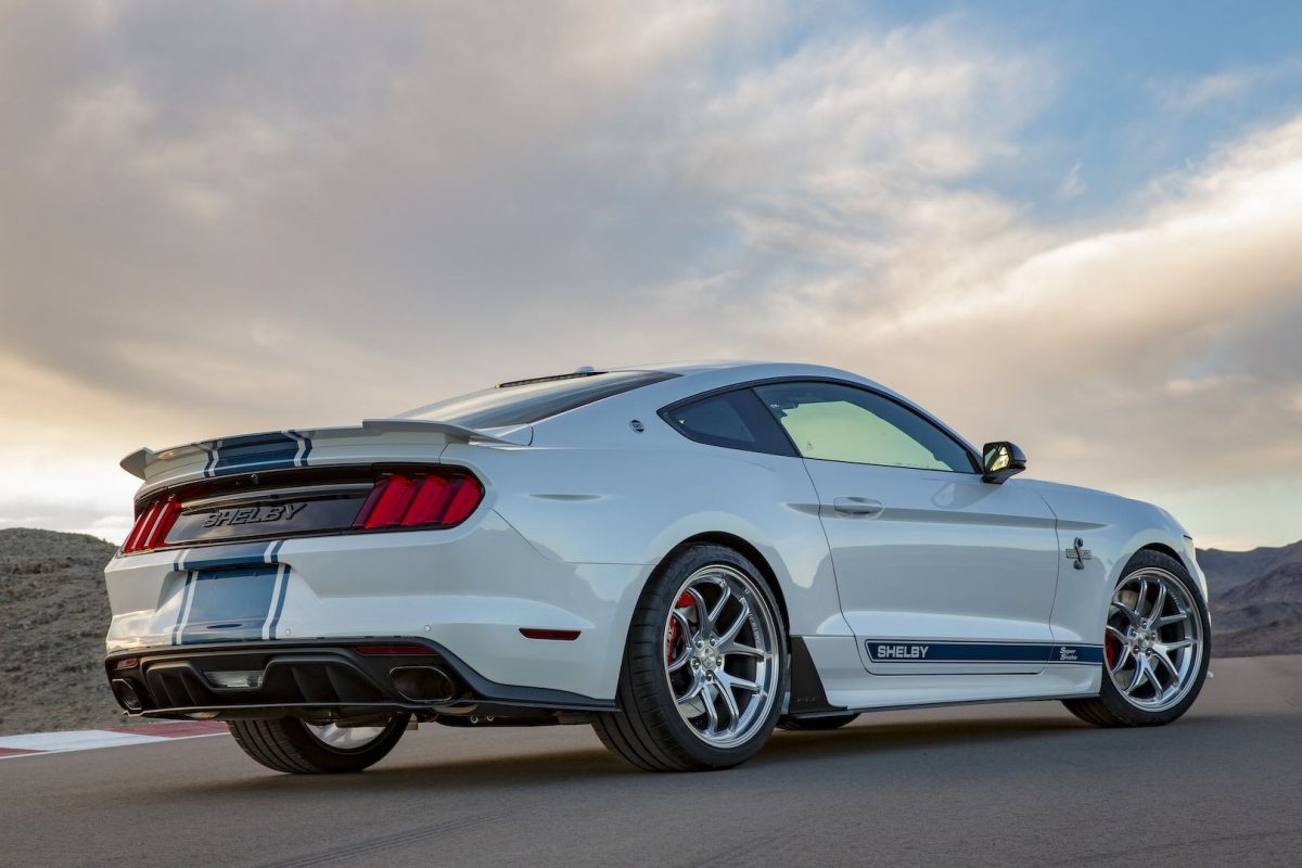 FORD MUSTANG